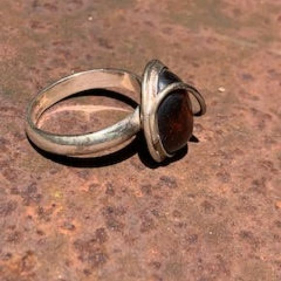 Beautiful custom made ring with Amber stone - Picture 2 of 10